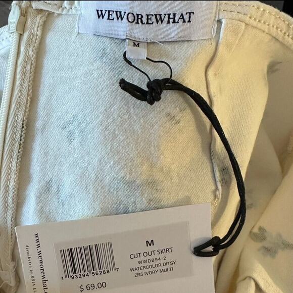 weworewhat cut out mini skirt watercolor ditsy zr5 ivory with blue floral medium - Picture 11 of 12